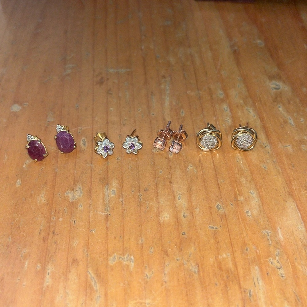 4 pairs of 925 silver earrings